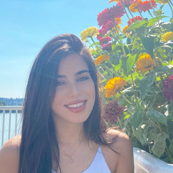 Meet your Posher, Dayana - Picture 1 of 1